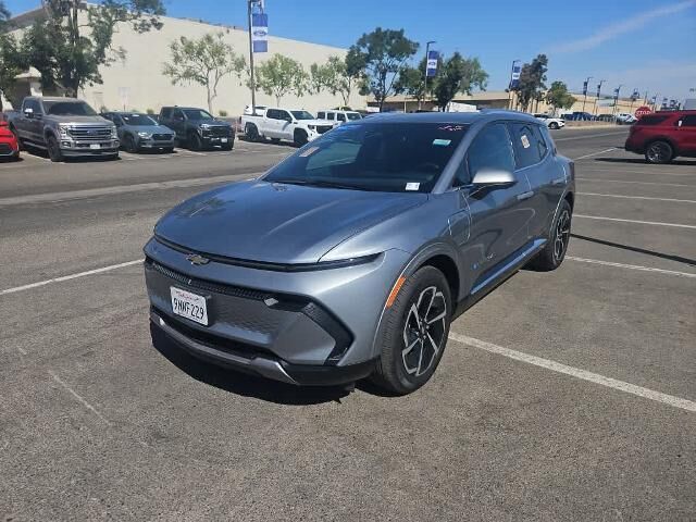 2024 Chevrolet Equinox EV LT — photo 1 of 26