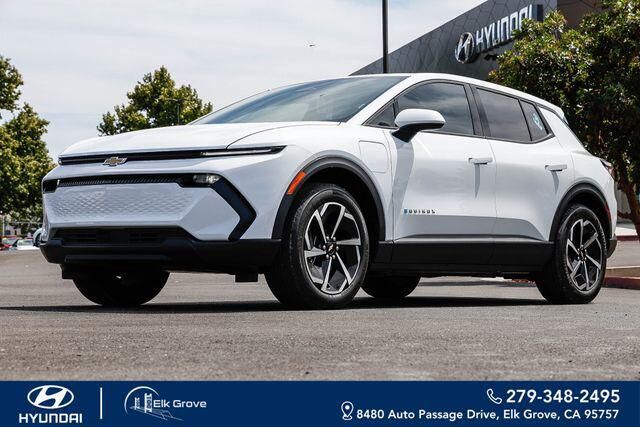 2025 Chevrolet Equinox EV LT — photo 1 of 13