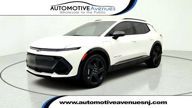 2025 Chevrolet Equinox EV RS — photo 1 of 14
