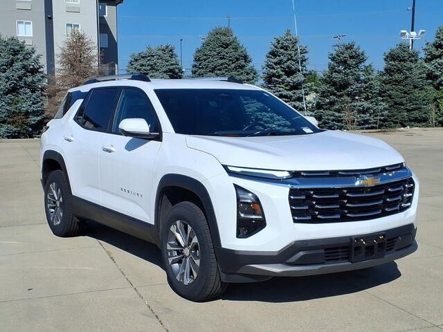 2025 Chevrolet Equinox LT — photo 1 of 13