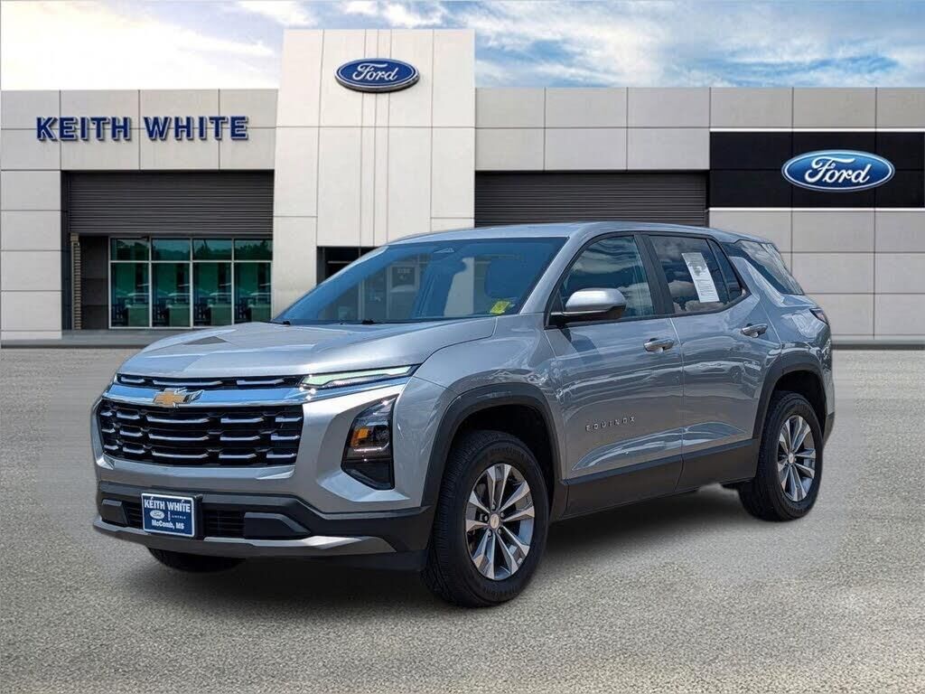 2025 Chevrolet Equinox LT — photo 1 of 1