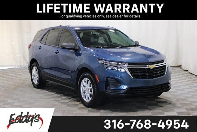 2024 Chevrolet Equinox LS — photo 1 of 26
