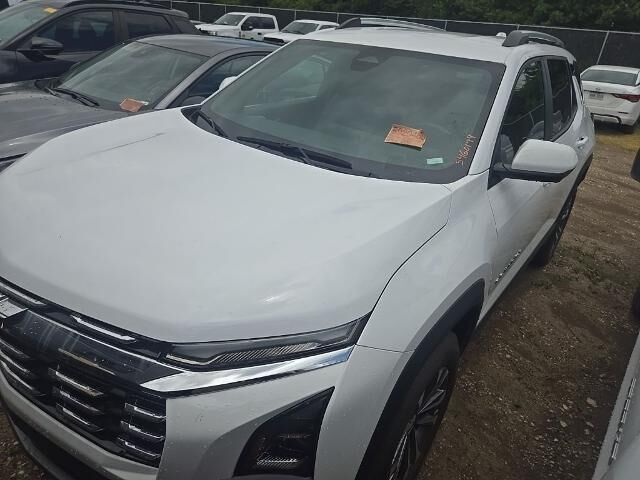 2025 Chevrolet Equinox LT — photo 1 of 13