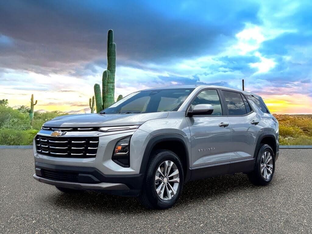 2025 Chevrolet Equinox LT — photo 1 of 13
