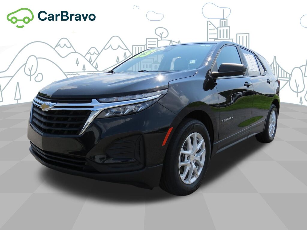 2023 Chevrolet Equinox LS — photo 1 of 6