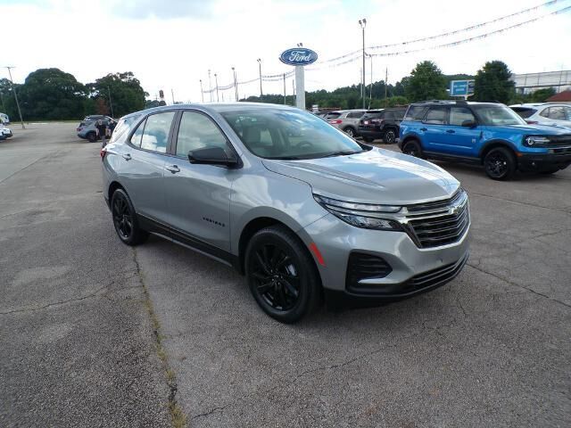 2023 Chevrolet Equinox LS — photo 1 of 13