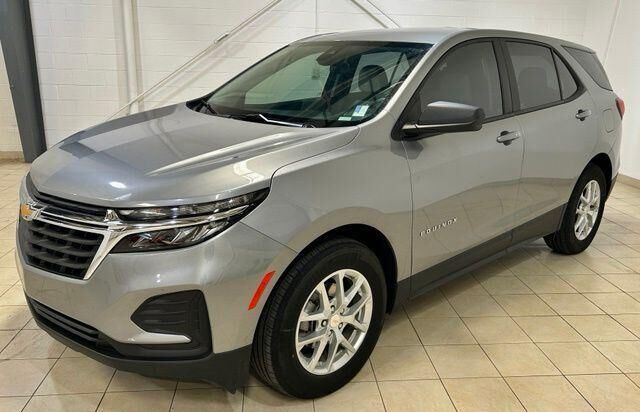 2024 Chevrolet Equinox LS — photo 1 of 13