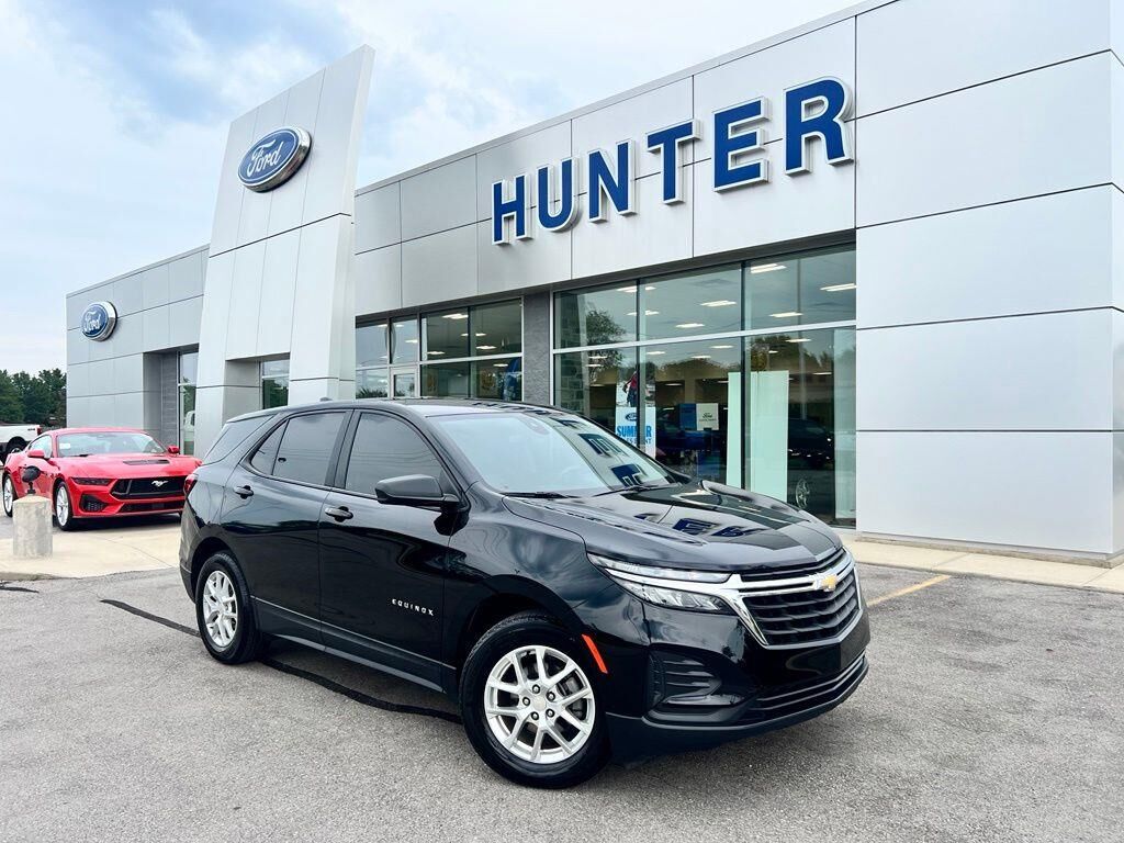 2024 Chevrolet Equinox LS — photo 1 of 4