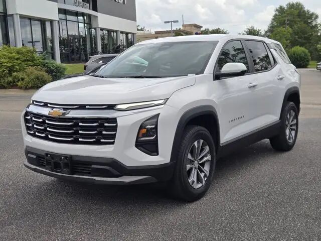 2025 Chevrolet Equinox LT — photo 1 of 13
