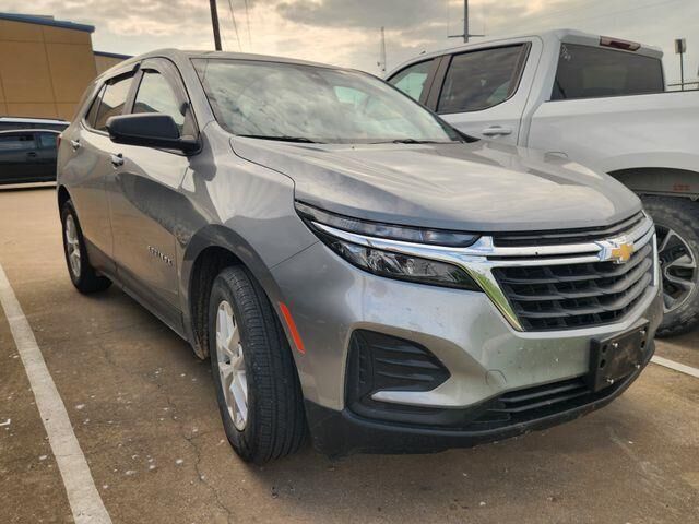 2024 Chevrolet Equinox LS — photo 1 of 3