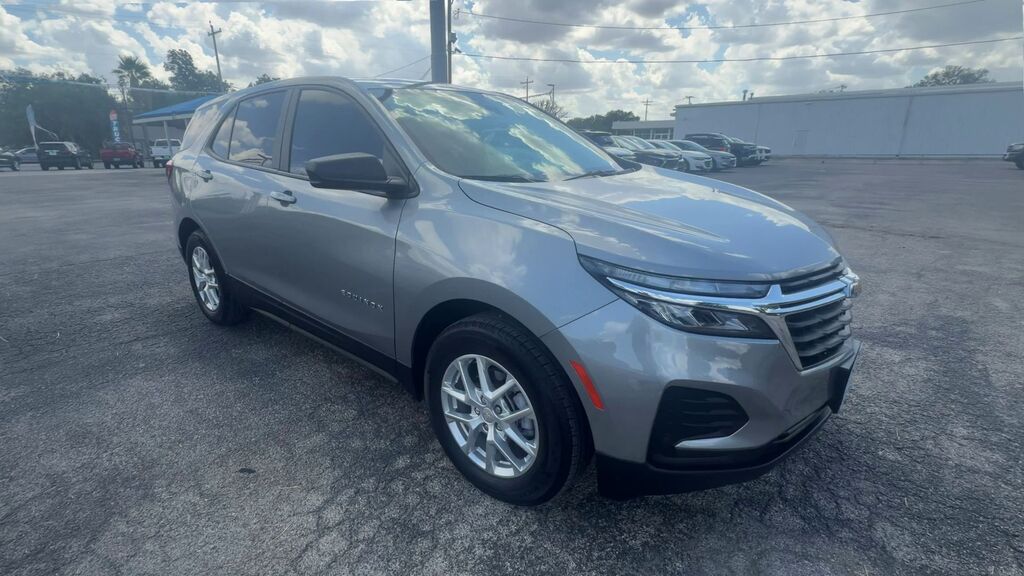 2024 Chevrolet Equinox LS — photo 1 of 7