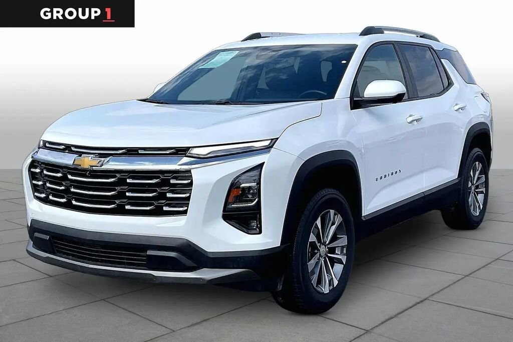 2025 Chevrolet Equinox LT — photo 1 of 13