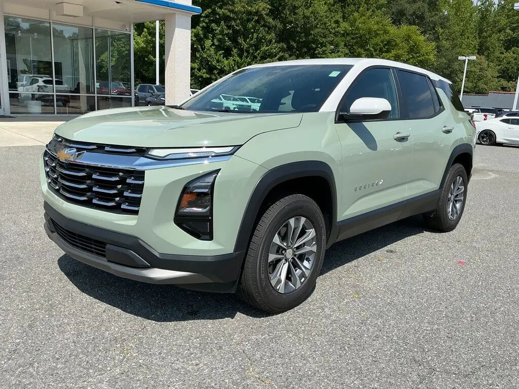 2026 Chevrolet Equinox LT — photo 1 of 13