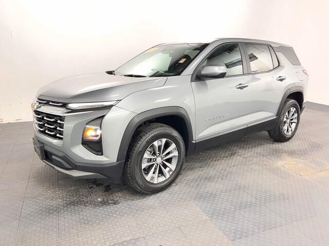 2025 Chevrolet Equinox LT — photo 1 of 26