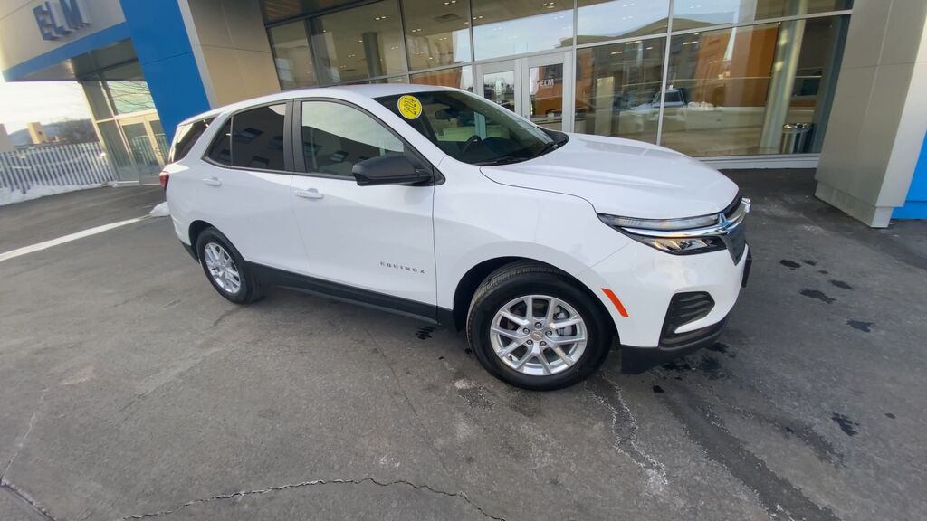 2024 Chevrolet Equinox LS — photo 1 of 7