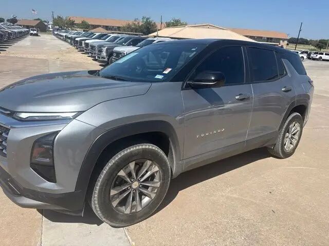 2025 Chevrolet Equinox LT — photo 1 of 18