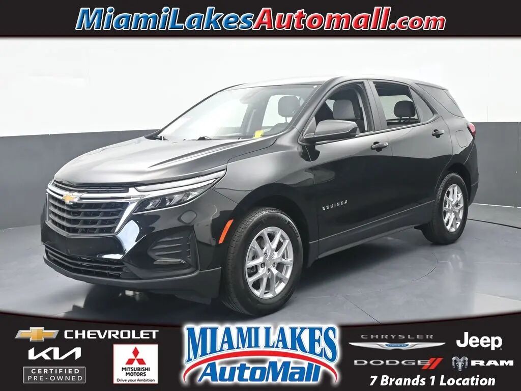 2023 Chevrolet Equinox LS — photo 1 of 10