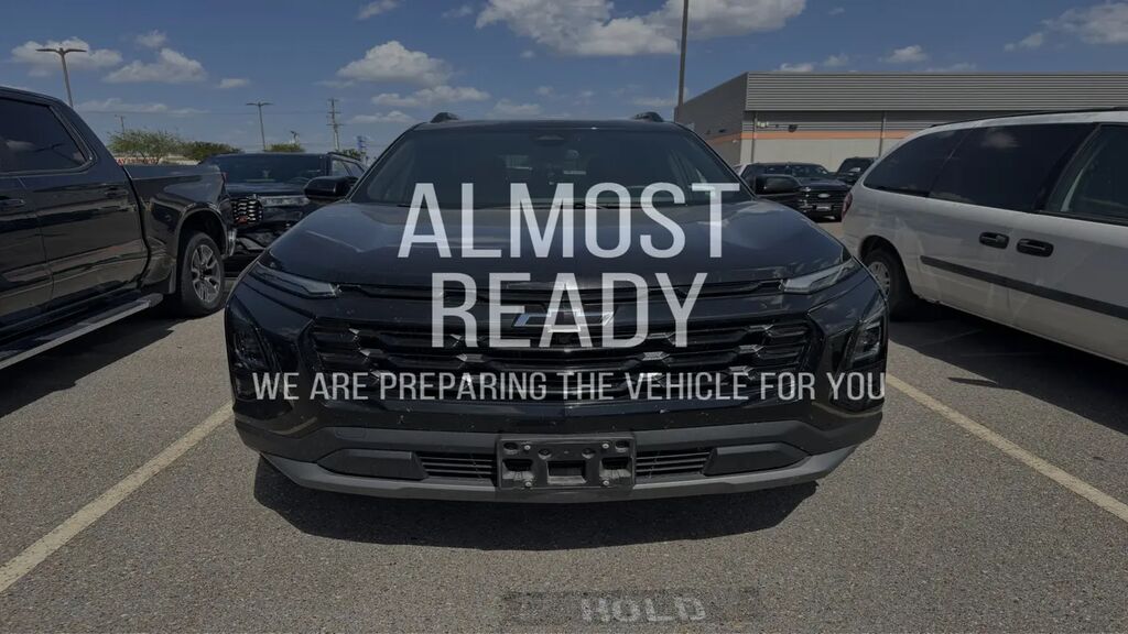 2025 Chevrolet Equinox LT — photo 1 of 49