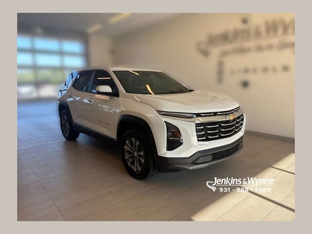 2025 Chevrolet Equinox LT — photo 1 of 26
