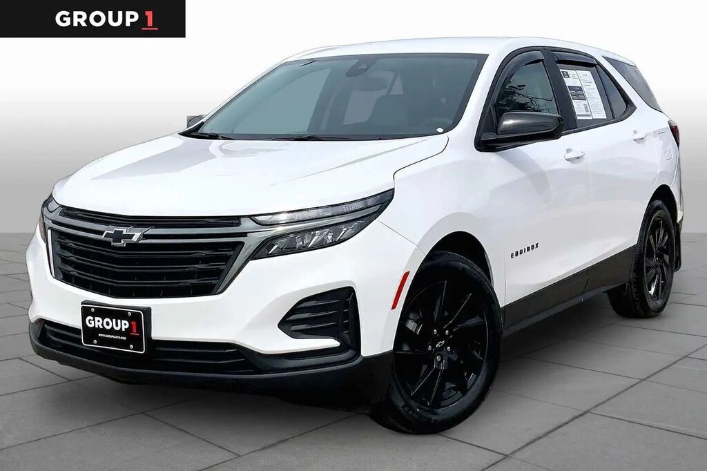 2023 Chevrolet Equinox LS — photo 1 of 12