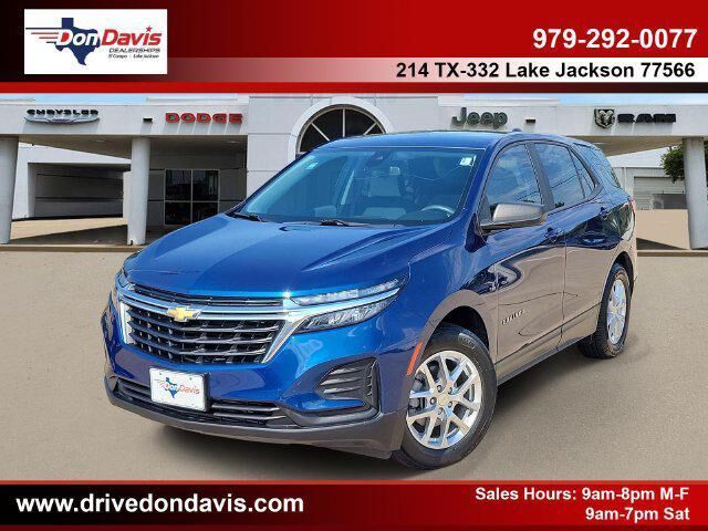 2022 Chevrolet Equinox LS — photo 1 of 13