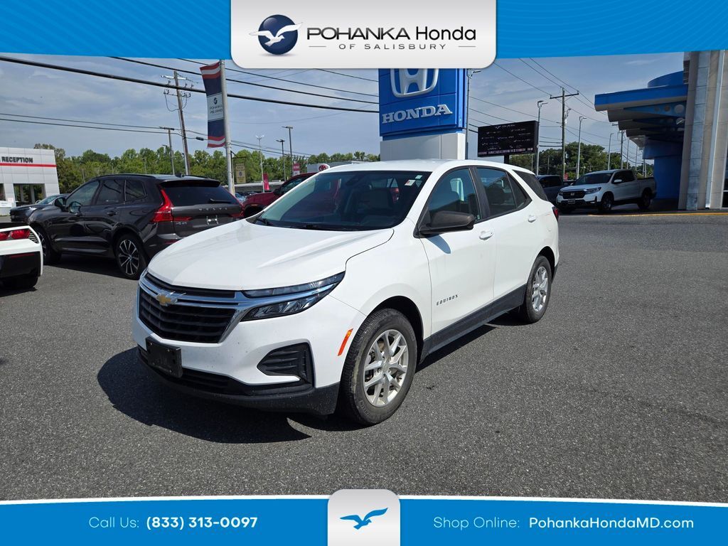 2022 Chevrolet Equinox LS — photo 1 of 11