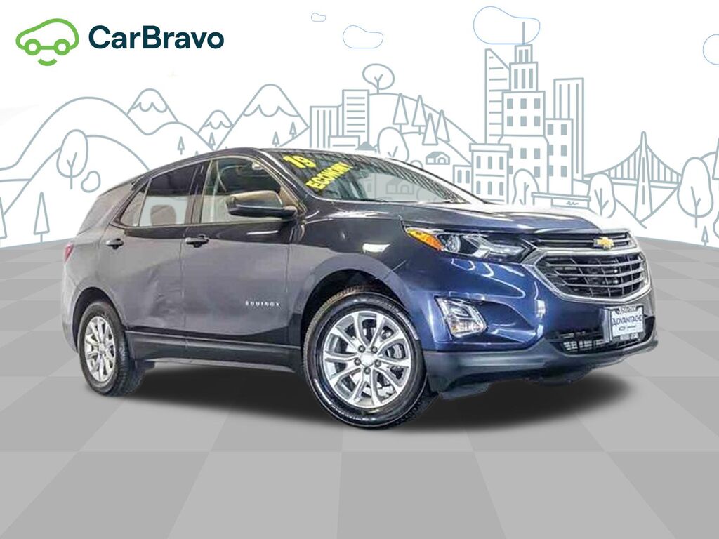 2019 Chevrolet Equinox LS — photo 1 of 6