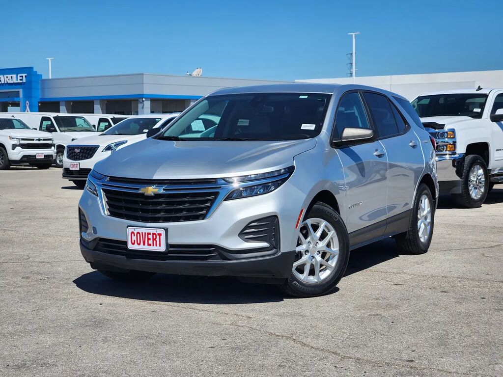 2022 Chevrolet Equinox LS — photo 1 of 14