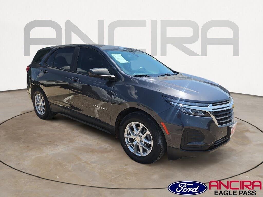 2022 Chevrolet Equinox LS — photo 1 of 1
