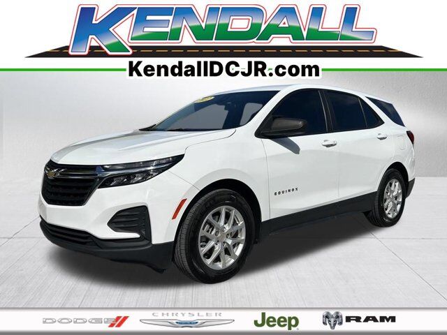 2022 Chevrolet Equinox LS — photo 1 of 26