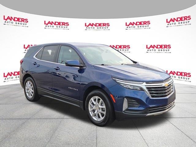 2023 Chevrolet Equinox LT — photo 1 of 13