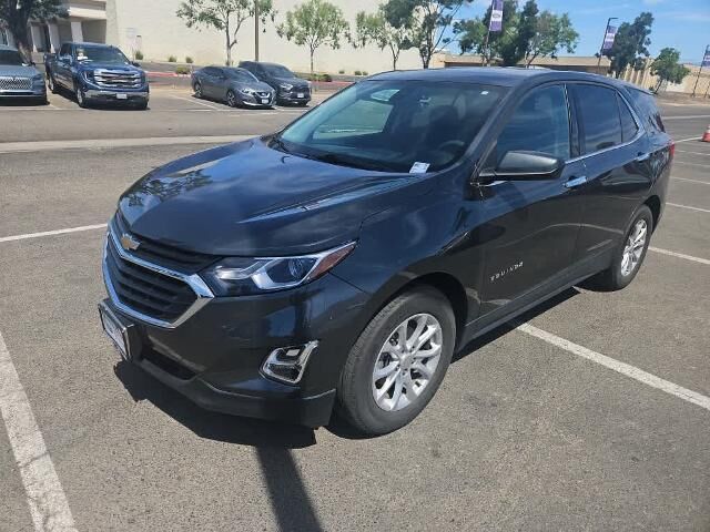 2020 Chevrolet Equinox LT — photo 1 of 13