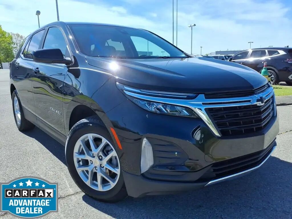 2024 Chevrolet Equinox LT — photo 1 of 13