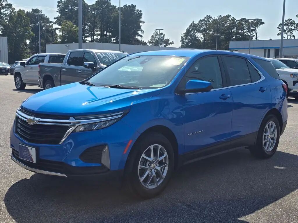 2024 Chevrolet Equinox LT — photo 1 of 13