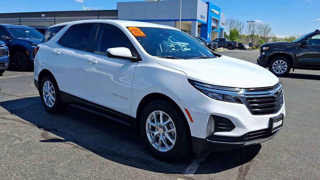 2023 Chevrolet Equinox LT — photo 1 of 7