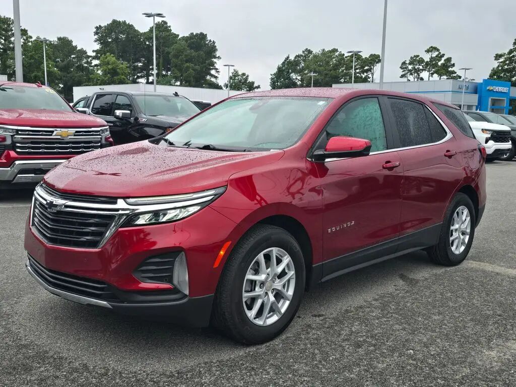 2024 Chevrolet Equinox LT — photo 1 of 13