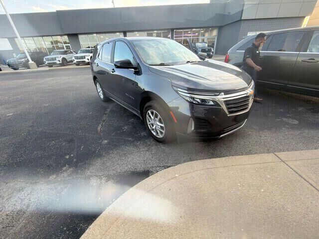 2023 Chevrolet Equinox LT — photo 1 of 13