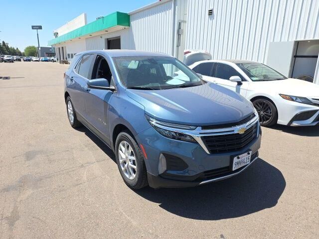 2024 Chevrolet Equinox LT — photo 1 of 36