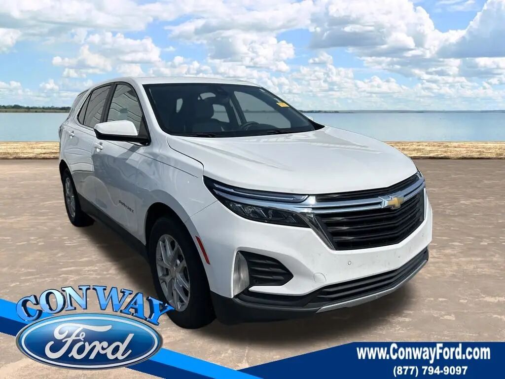 2023 Chevrolet Equinox LT — photo 1 of 23