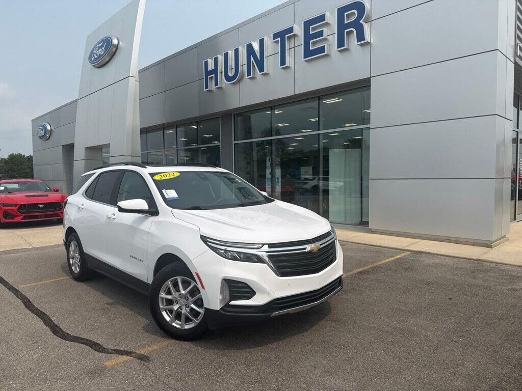 2022 Chevrolet Equinox LT — photo 1 of 1