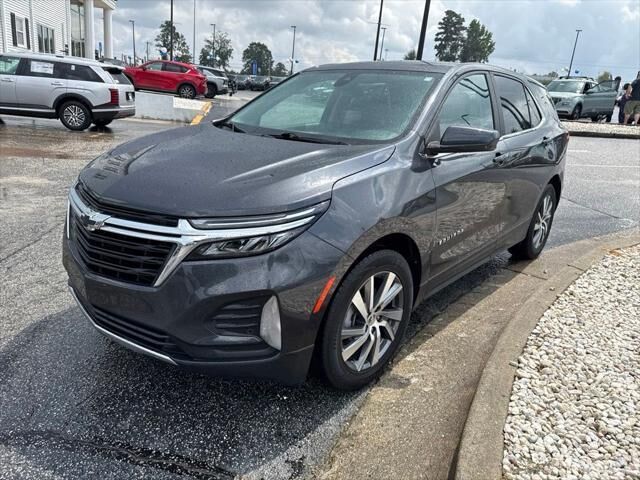 2022 Chevrolet Equinox LT — photo 1 of 6