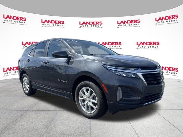 2022 Chevrolet Equinox LT — photo 1 of 39