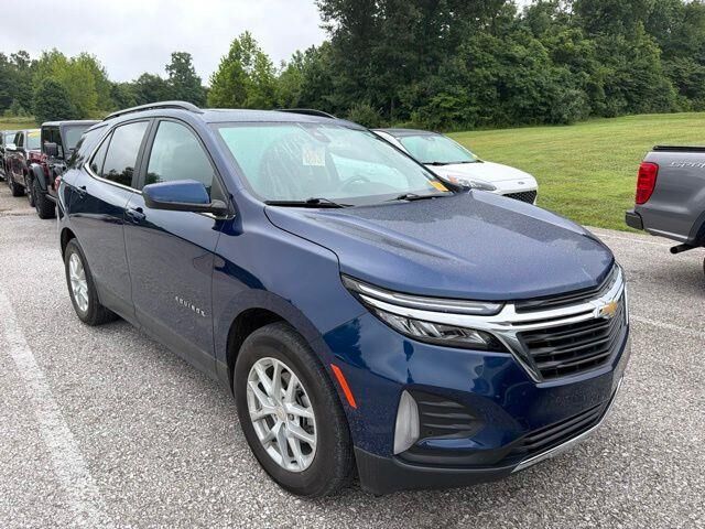 2022 Chevrolet Equinox LT — photo 1 of 37
