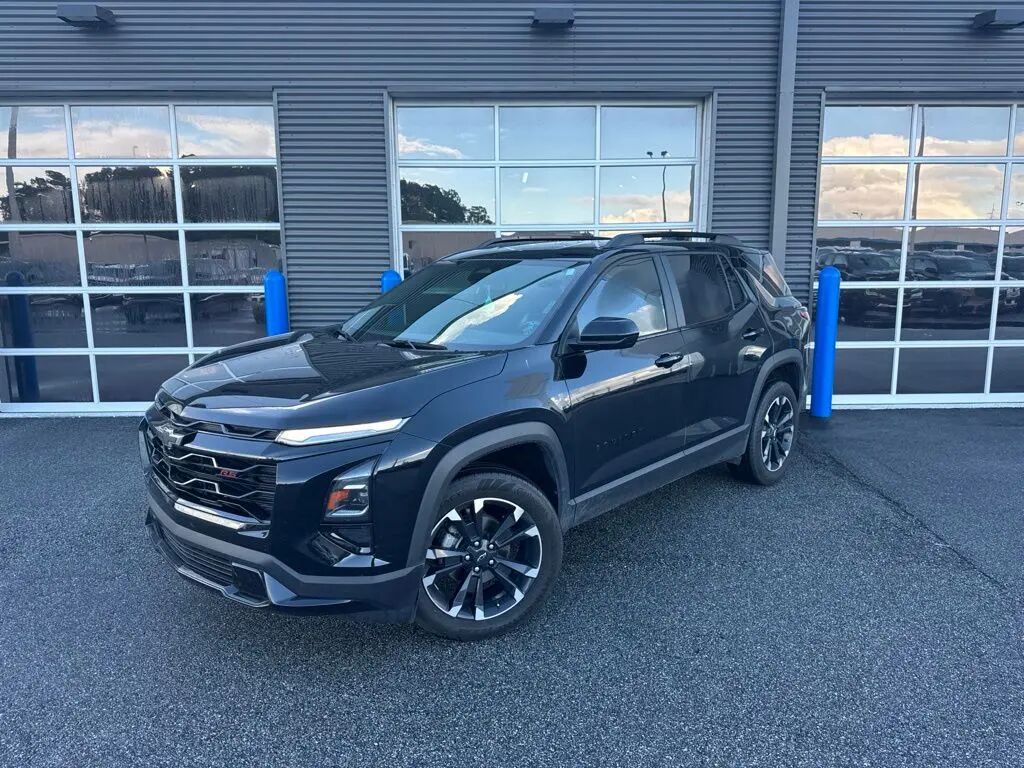 2025 Chevrolet Equinox RS — photo 1 of 5