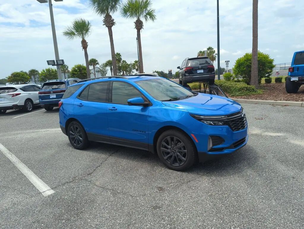 2024 Chevrolet Equinox RS — photo 1 of 13