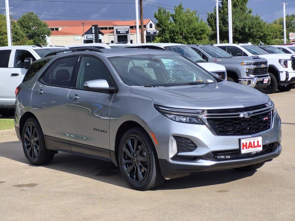 2023 Chevrolet Equinox RS — photo 1 of 13