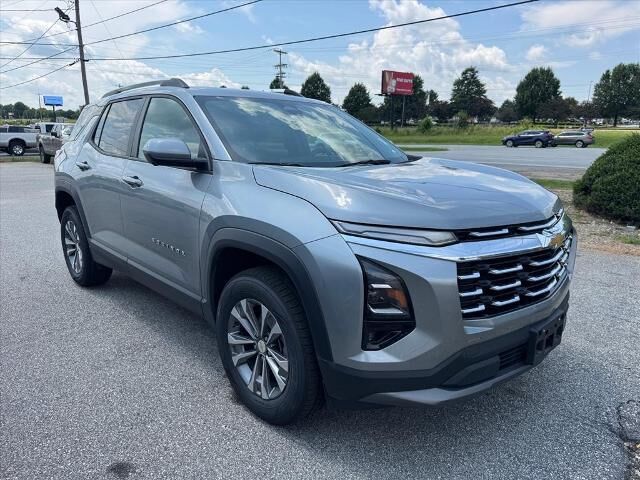 2025 Chevrolet Equinox LT — photo 1 of 13