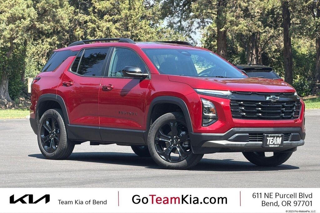 2025 Chevrolet Equinox LT — photo 1 of 13