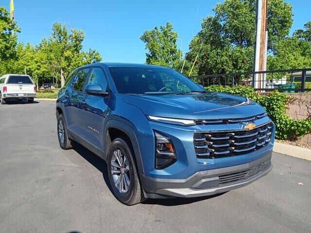 2025 Chevrolet Equinox LT — photo 1 of 8