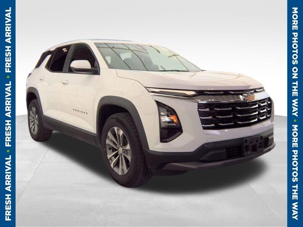 2025 Chevrolet Equinox LT — photo 1 of 14